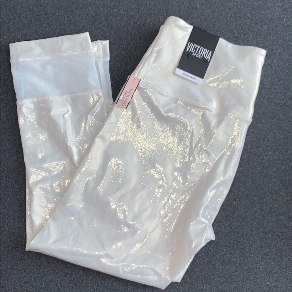 Victoria’s Secret Capri leggings